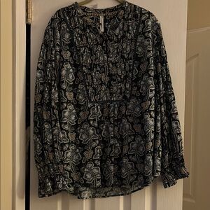Floral Navy smock top Women's